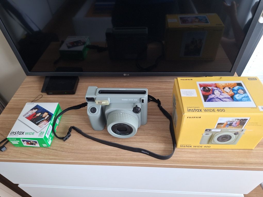 Fujifilm Instax Wide 400 - практически нов