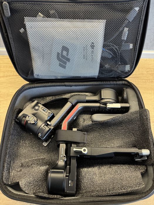 DJI Ronin RS 4 Pro Combo Стабилизатор / Гимбъл
