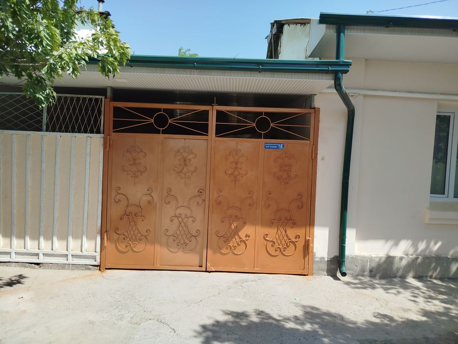 Продается дом или обмен 4ком. Шумиловский городок . Метро Дустлик.