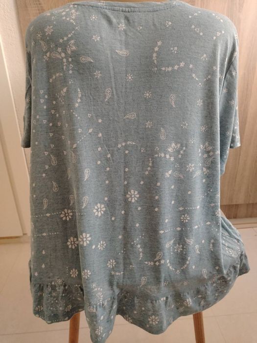 Блузка с къс ръкав 15 лв