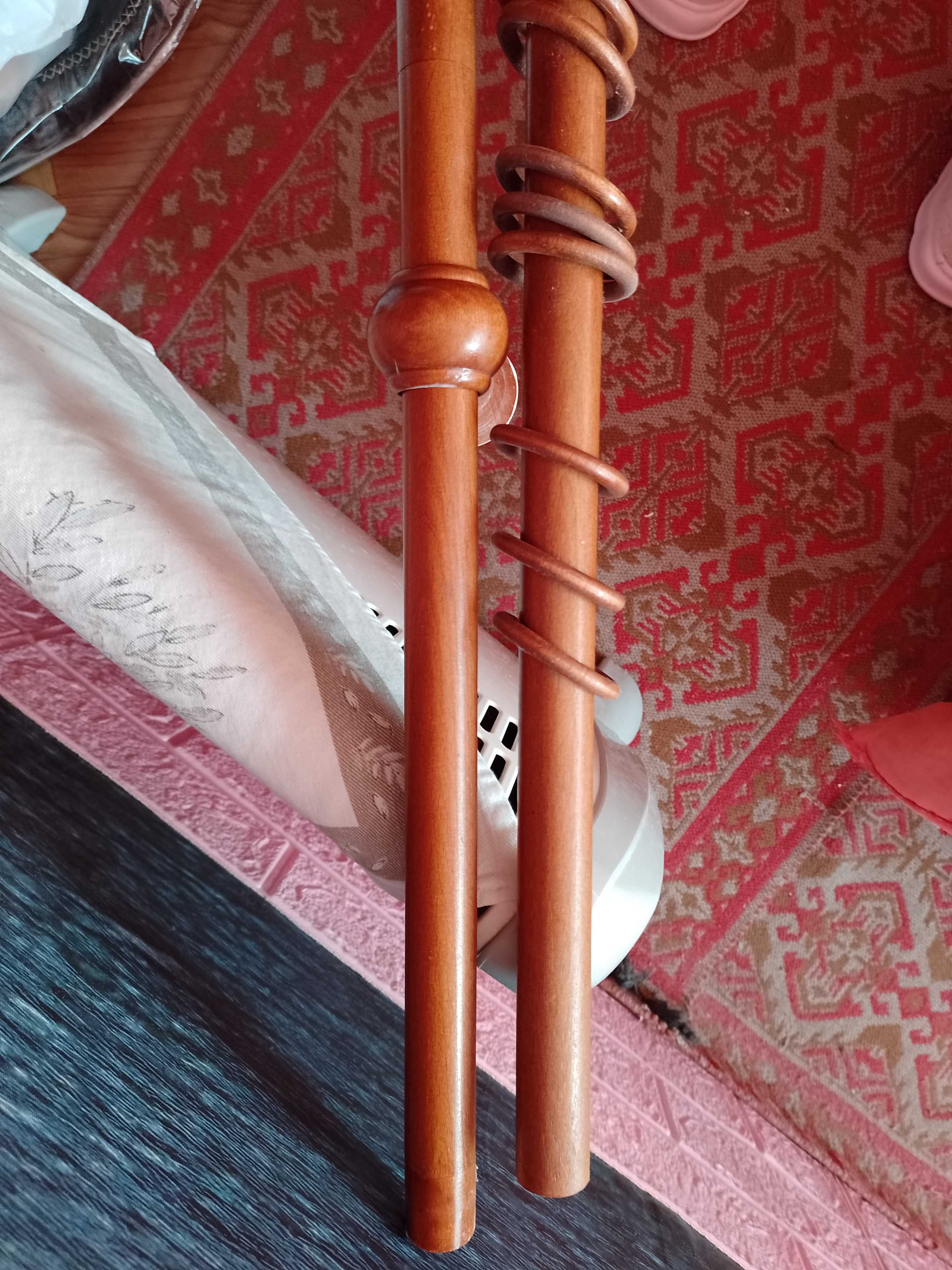 Дървен корниз за прозорец