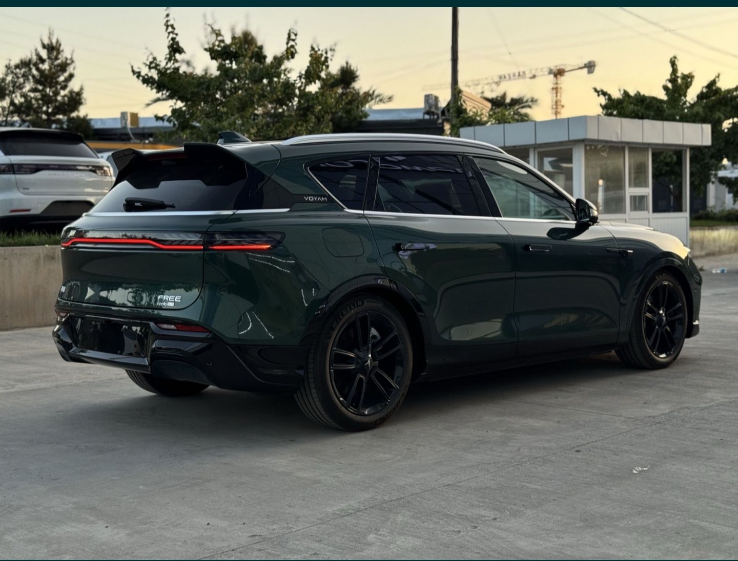 VOYAH Free Appolo 2024 hybrid