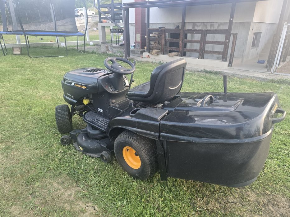Tractoras de gazon iarba