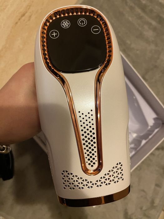 Aparat de epilat cu laser