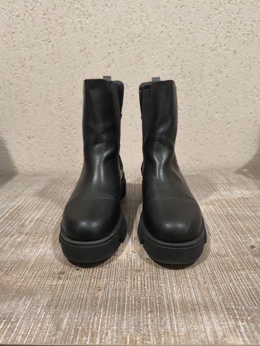 Оригинални боти Guess
