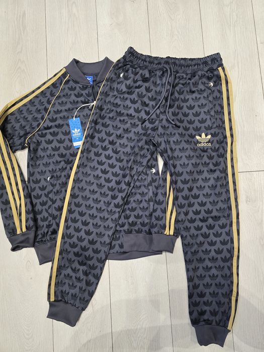 Trening Adidas model nou calitate la oferta