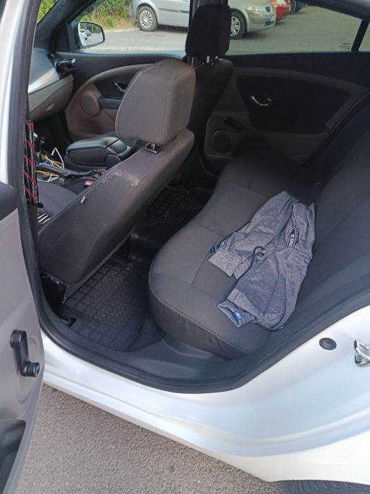 Vând Renault Fluence