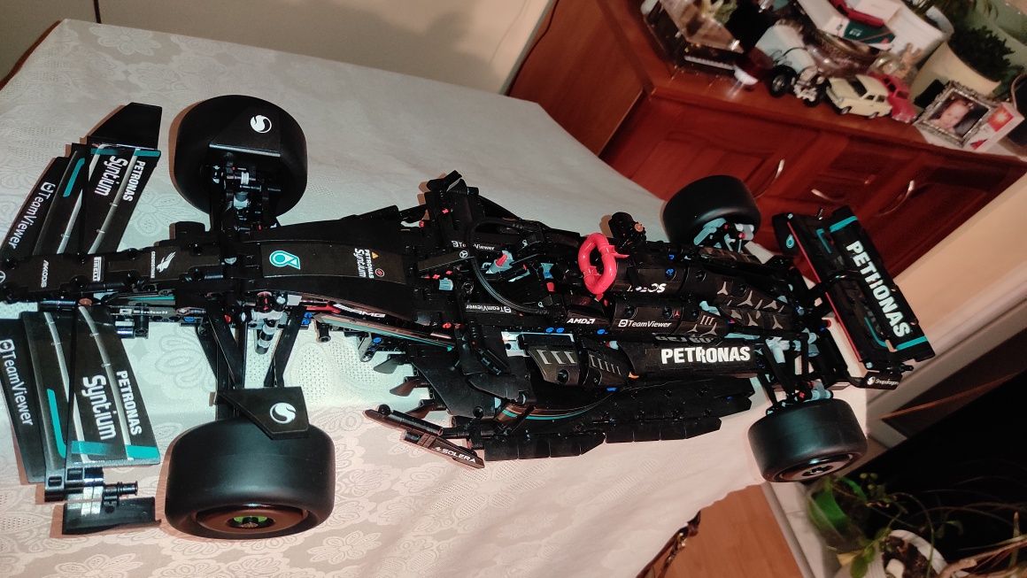 Лего Mercedes AMG F1  W14 E Performance