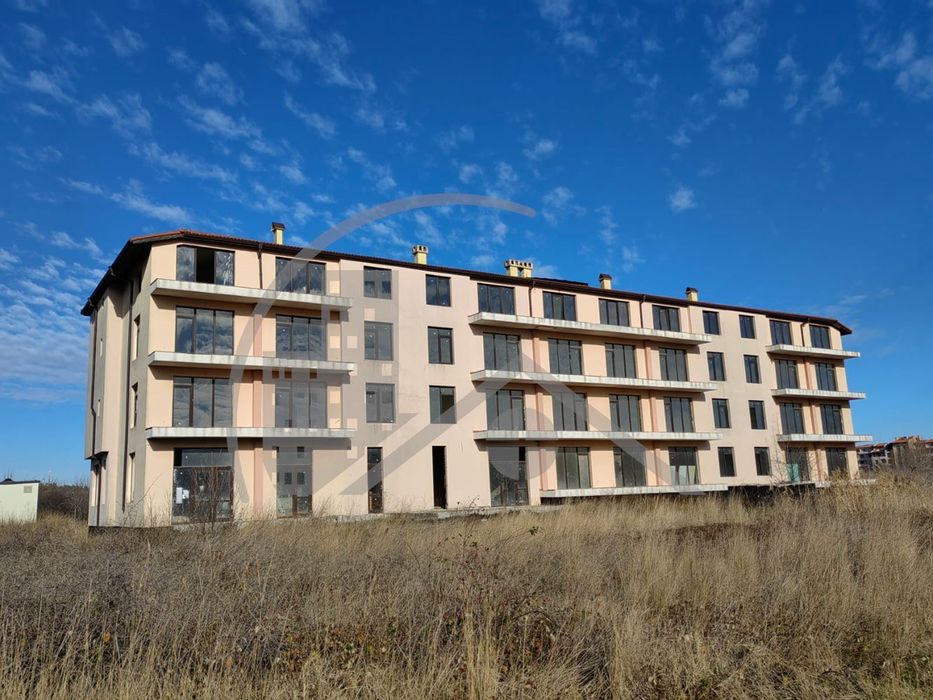 Продава се Тристаен апартамент в Обзор - 94 кв.м за 320 €/кв.м - Снимка #2