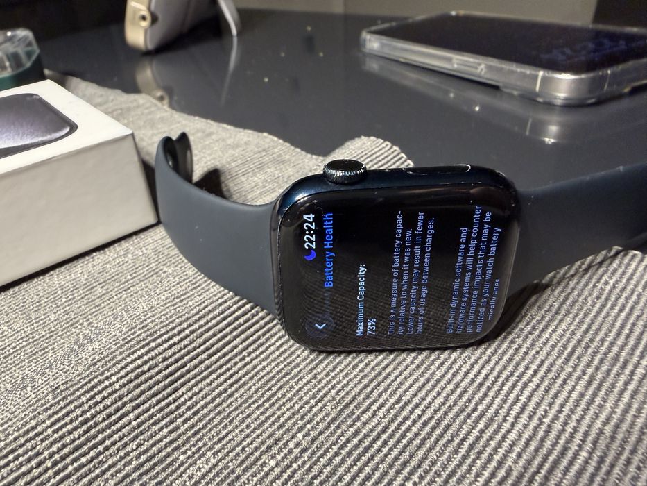 Apple Watch Series 7 (45mm) – алуминиев корпус, батерия 71%, с кутия