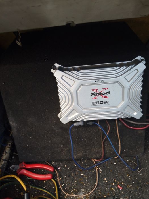 Subwoofer+amplificator Sony Xplod 1200w