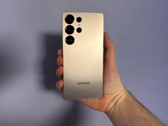 Samsung Galaxy S25Ultra 256gb идеальном состоянии