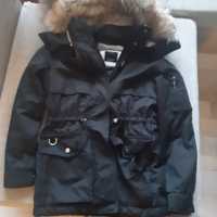 Зимно яке, черно на цвят с подвижна качулка,XS размер