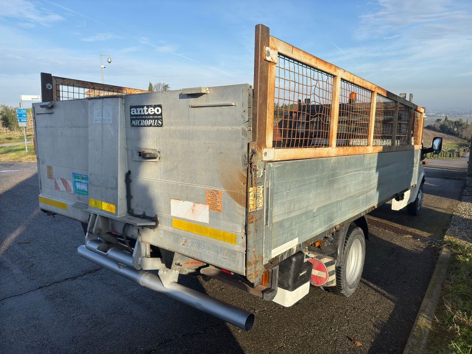 Carosata Ford tranzit