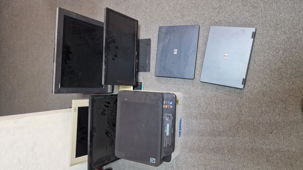 Продам дёшево принтер мониторы и  ноутбуки