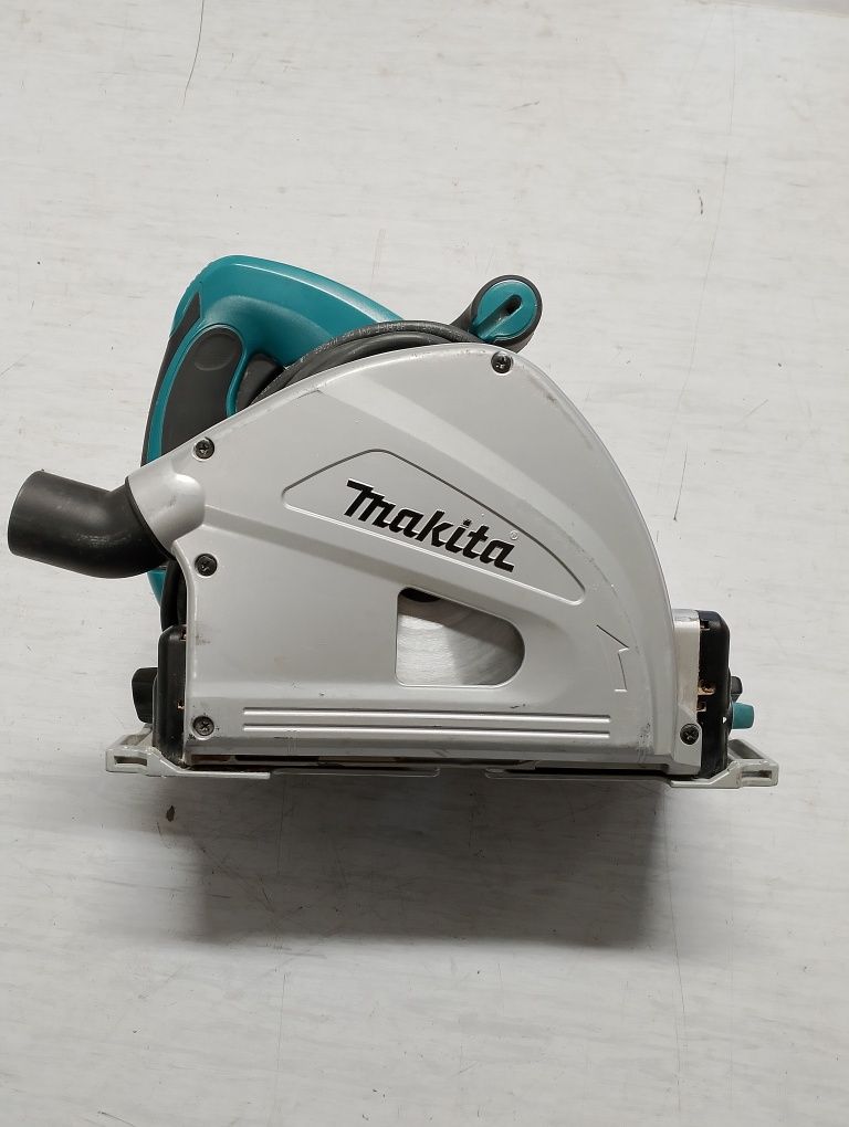 Потапящ циркуляр Makita