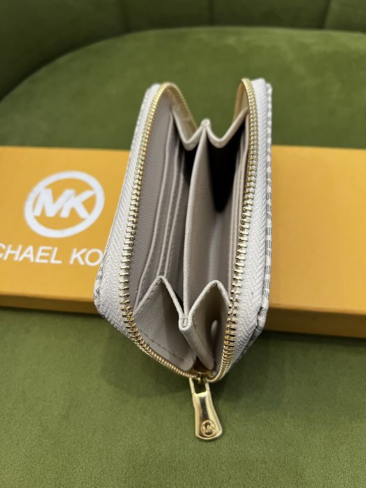 Portofel dama Michael Kors culoare deschisa