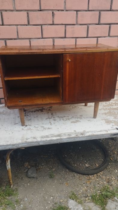 Детский стеллаж . Тумбочки 2000 и 1000тт.