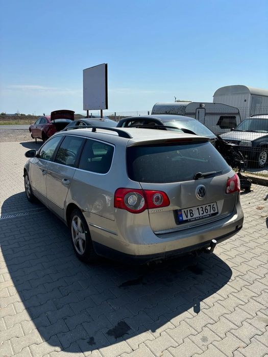 Dezmembram Volkswagen Passat B6 1.9TDI BLS