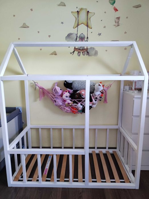 Детско легло тип Монтесори с подматрачна рамка