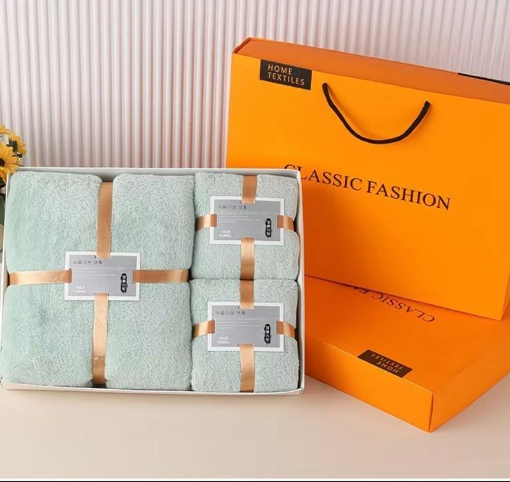 Полотенце подарочное