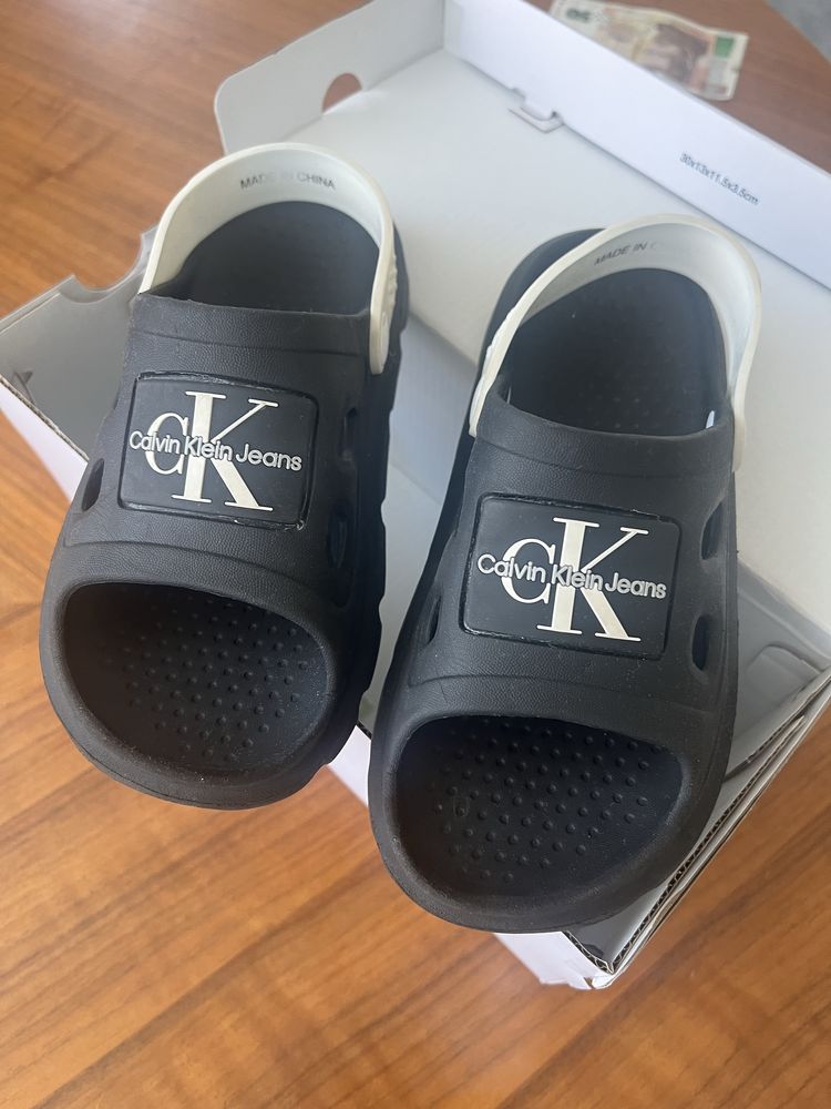 Самдали на Calvin Klein Jeans