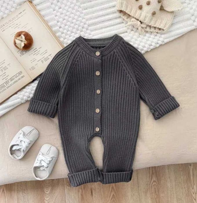 Комбинезоны подходит и на мальчика и за девочек