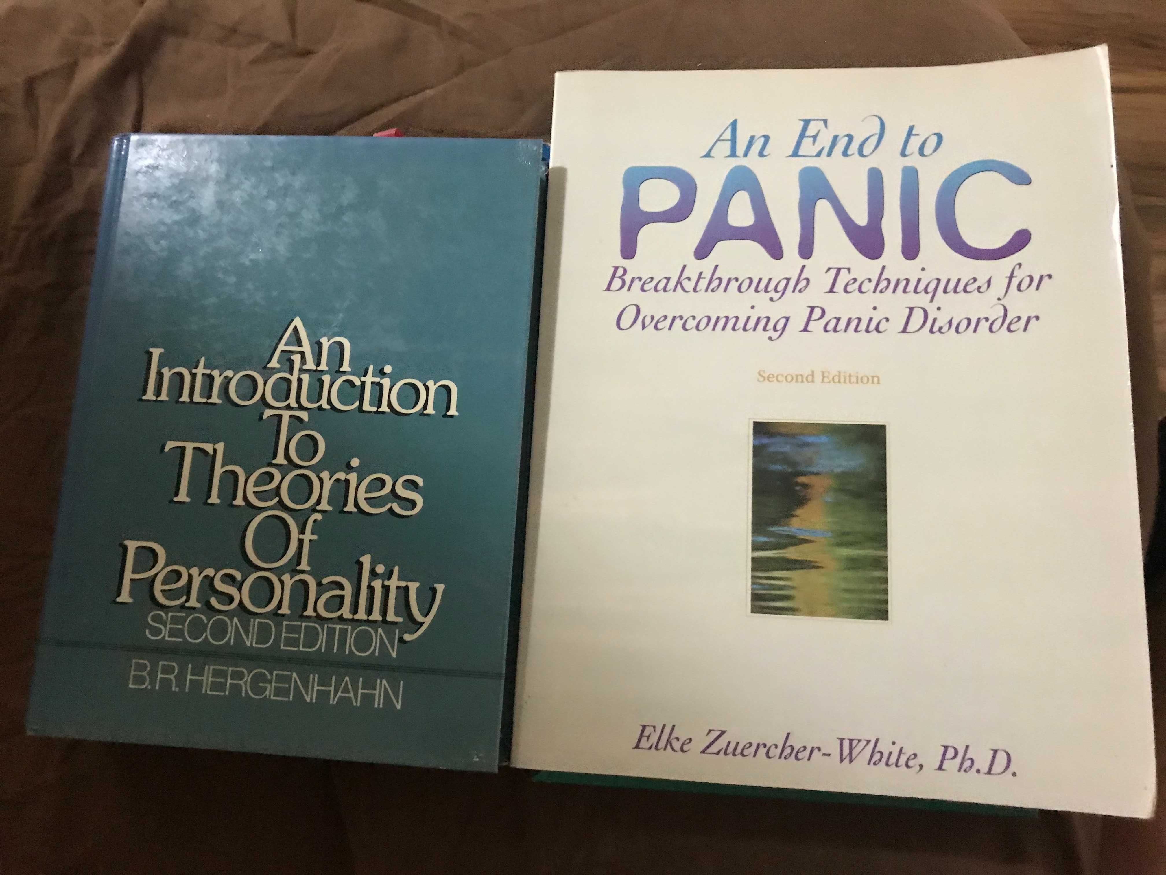 Книги по психология, фитнес, физиотерапия - всичките са на английски