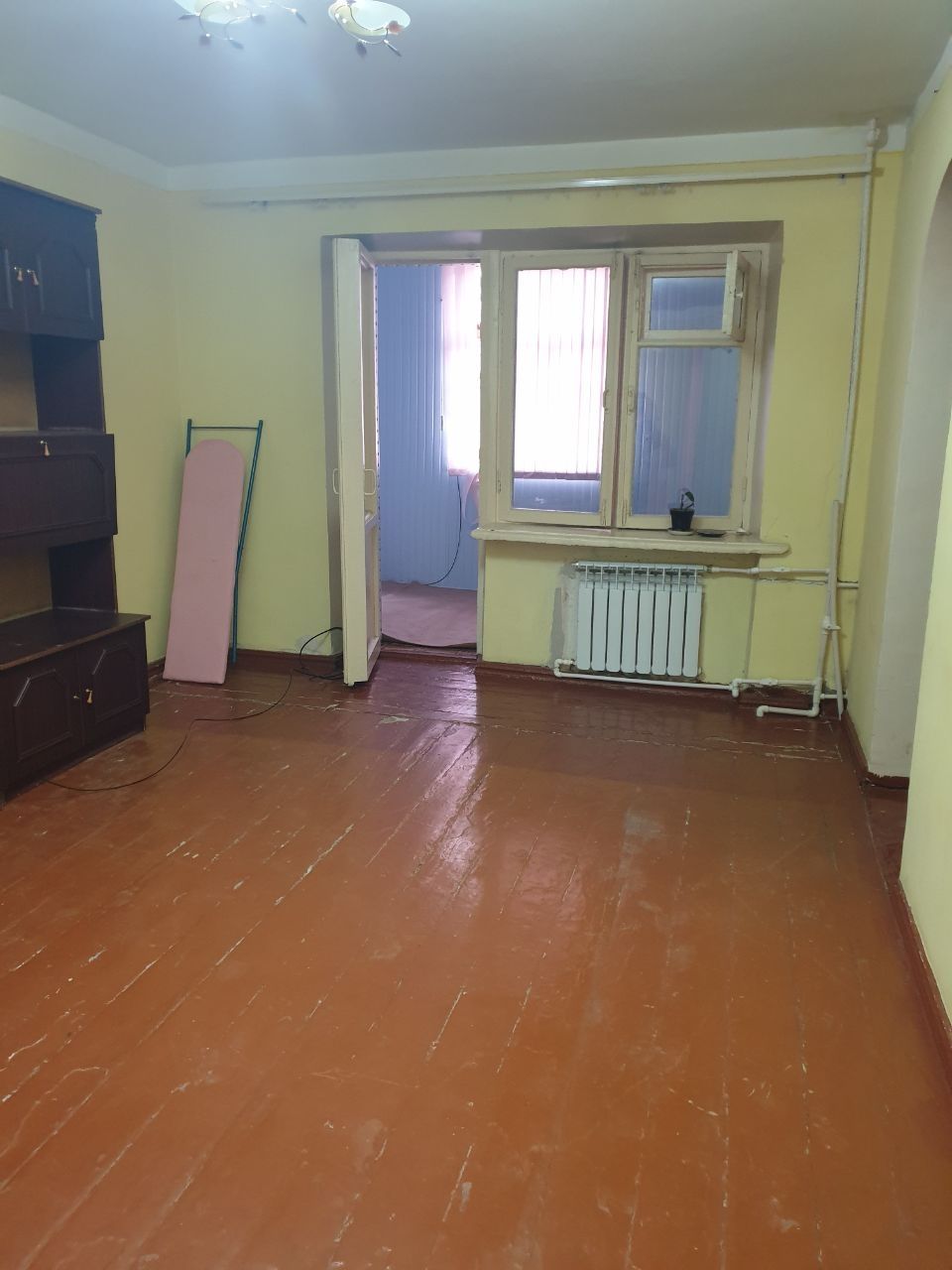 Продается квартира 2 комнатная возле 15 школы рядом Собир кабоблар