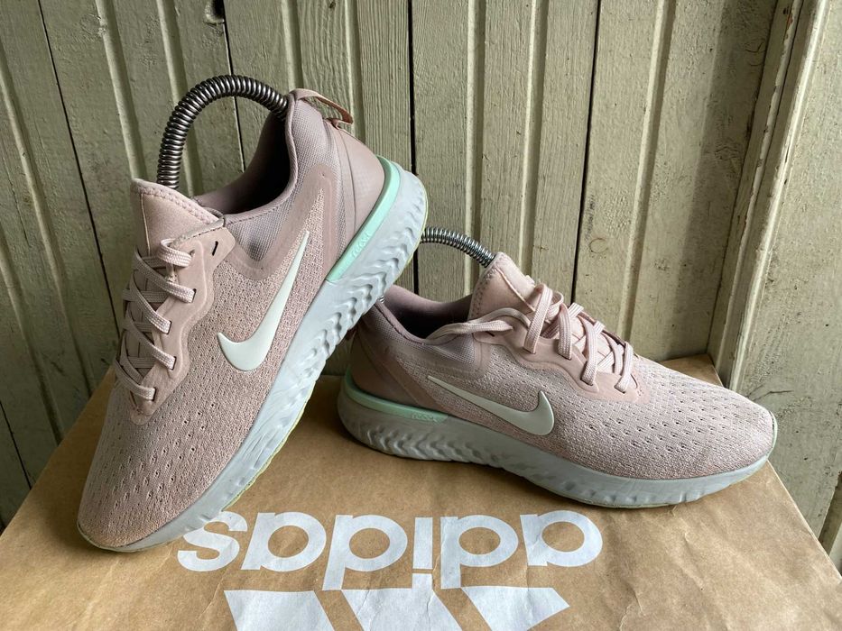 ''Nike Odyssey React''оригинални маратонки 37.5 номер