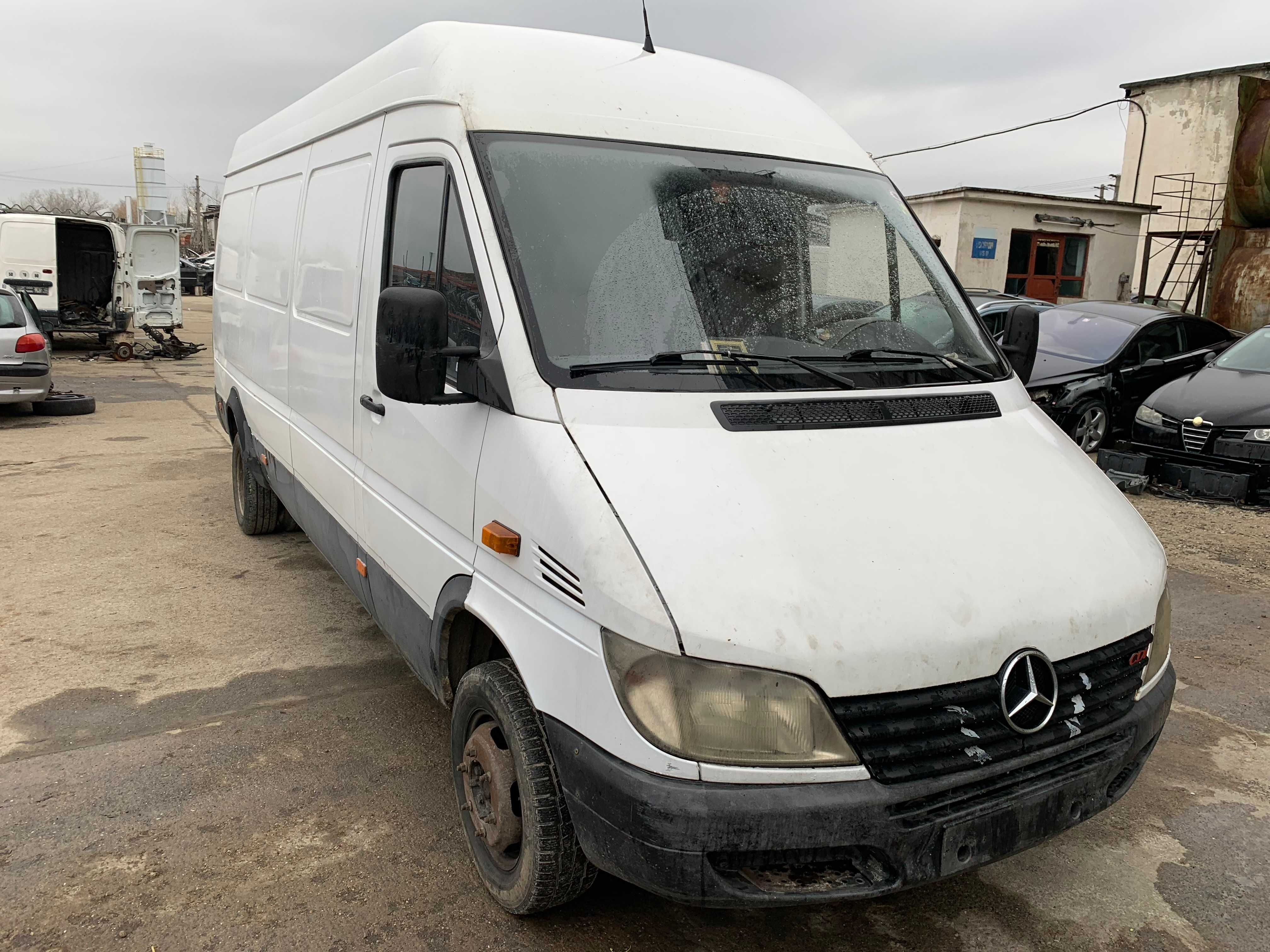 Capota Grila Aripa Bara FAR Trager Mercedes SPRINTER 411 413 CDI 2005