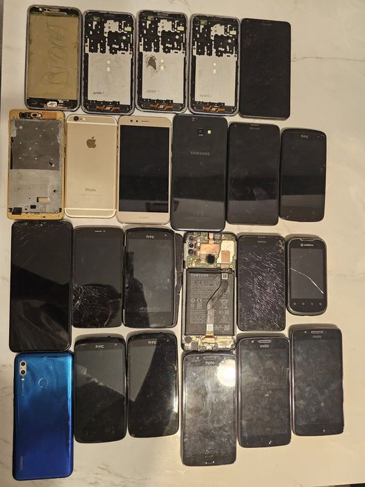 Lot 26 telefoane de piese