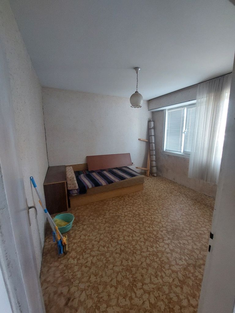Продава се Двустаен апартамент в Хасково, Поройни - 60 кв.м за 952 €/кв.м - Снимка #1