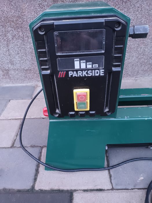 Vând strung pentru lemn, în stare foarte bună!