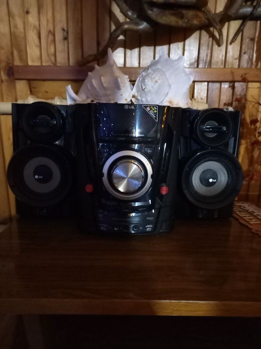 Шнуровки и муз.центр