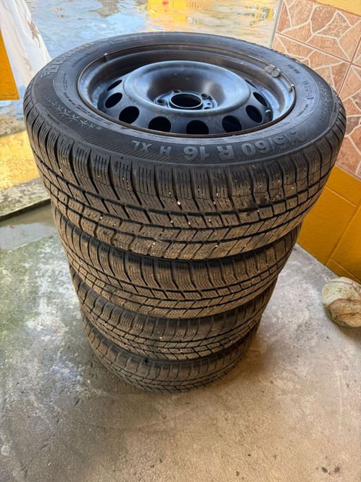 Vând anvelope all season Polaris 215/60/R16+ jante de tablă