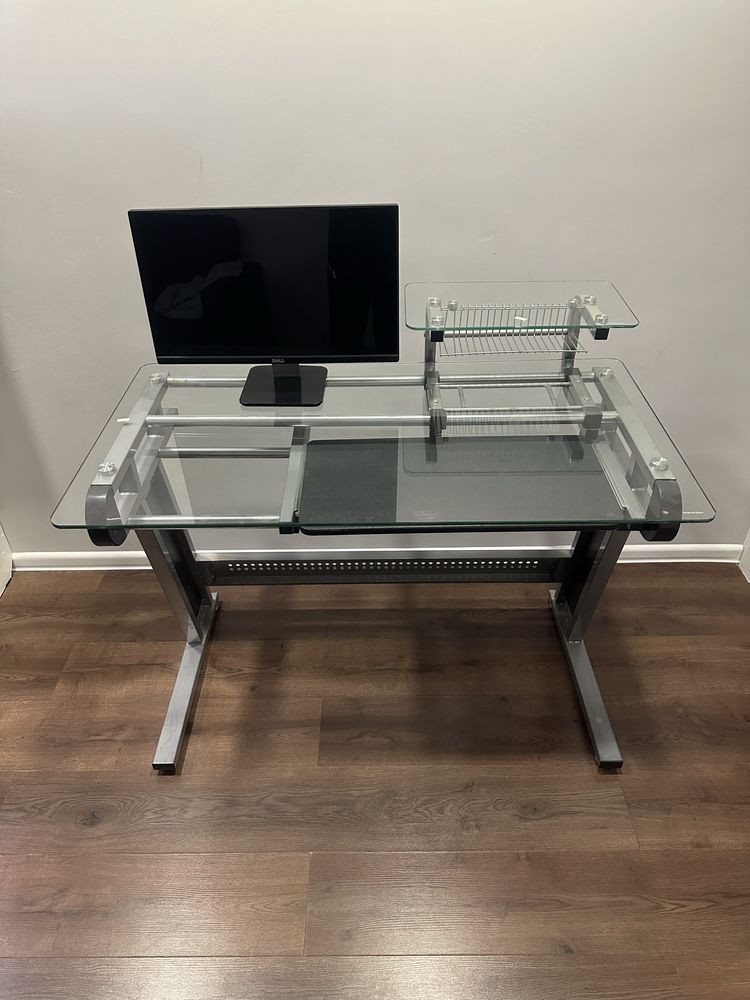 Продам компьютерный стол стеклянный