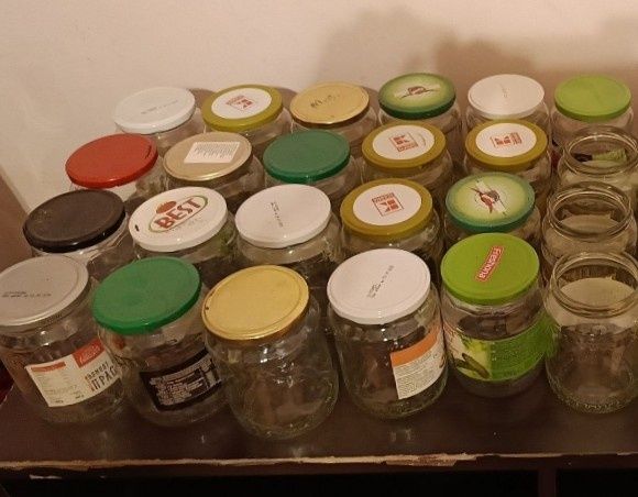 Буркани с винт, Чисти са, над 200бр, различни.