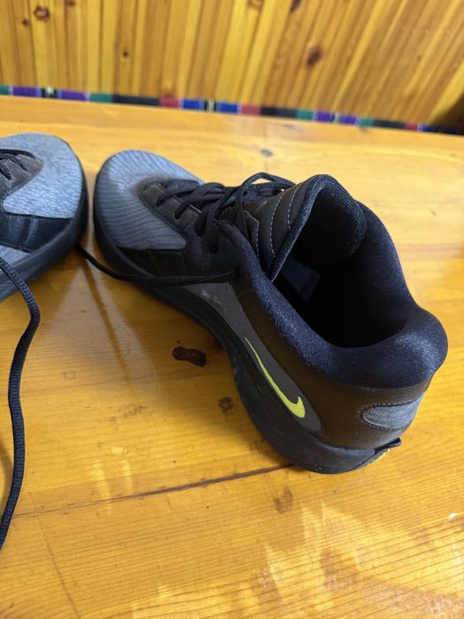 Nike giannis freak 6