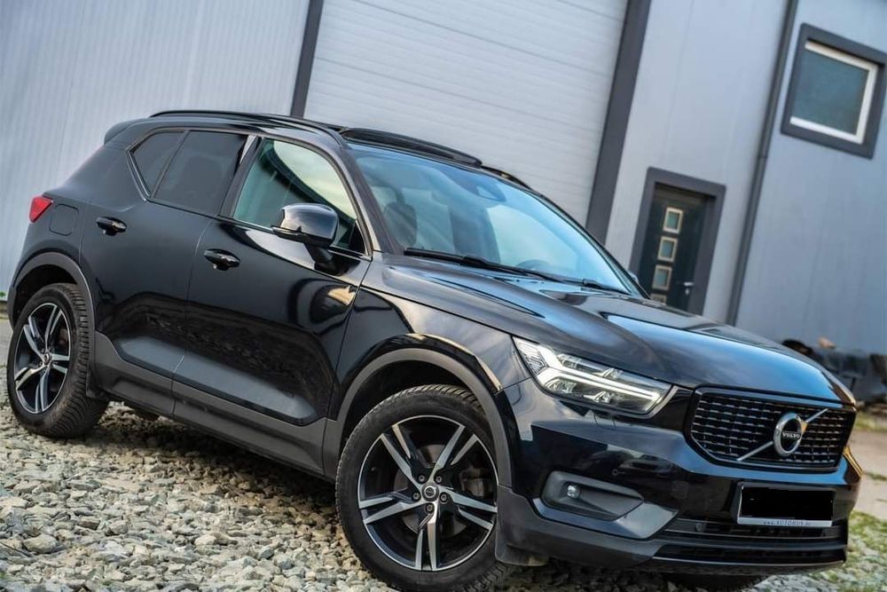 Volvo XC 40 Volvo XC40 R-Design AWD 2.0 D4 190 CP / Full LED / Trapa / Harman Kard