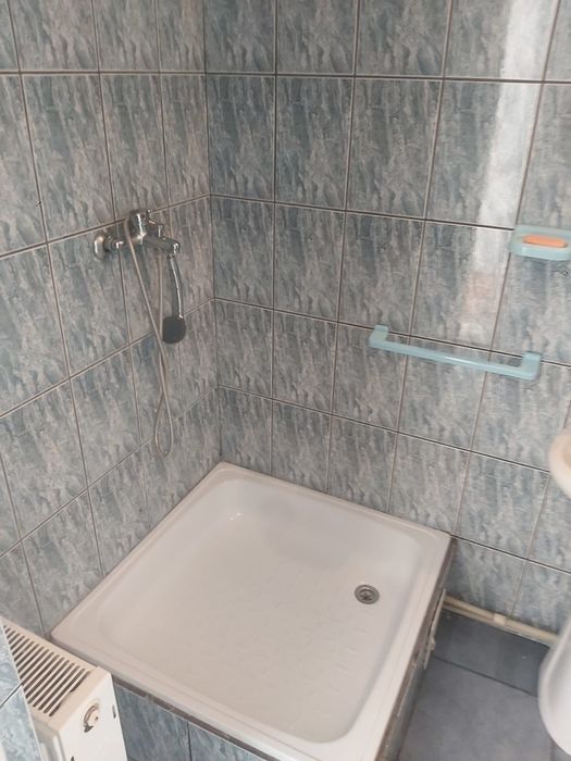 Vând garsoniera nemobilata