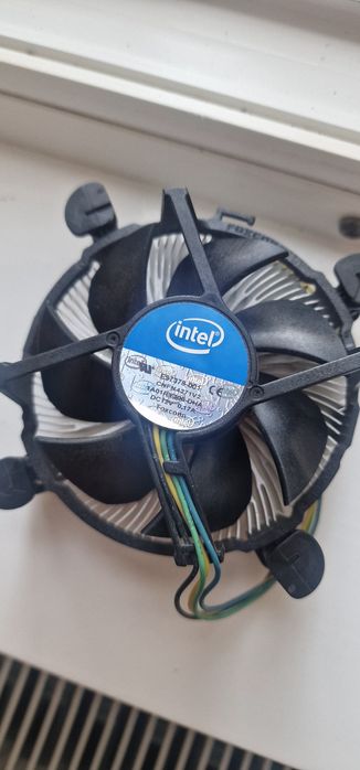 Cooler stock intel miez de cupru