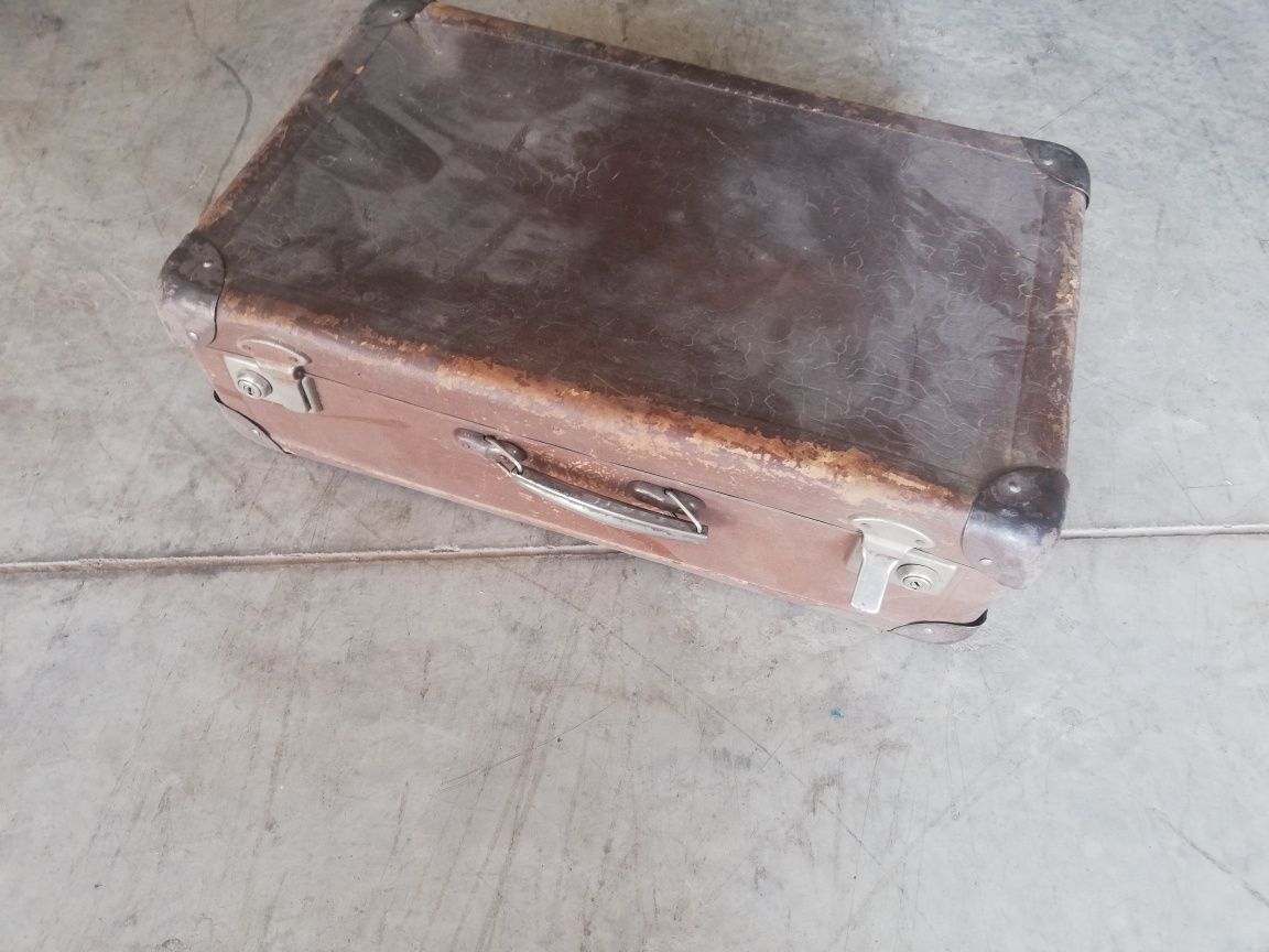 Стари ретро куфари