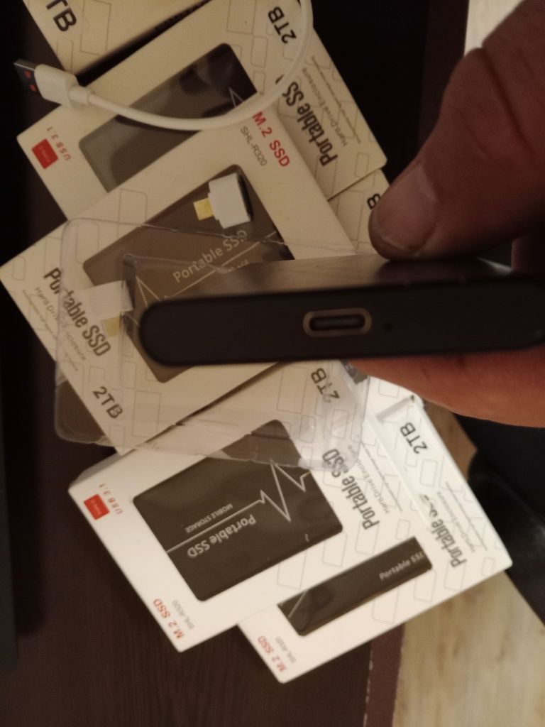 външни хард дискове 2TB