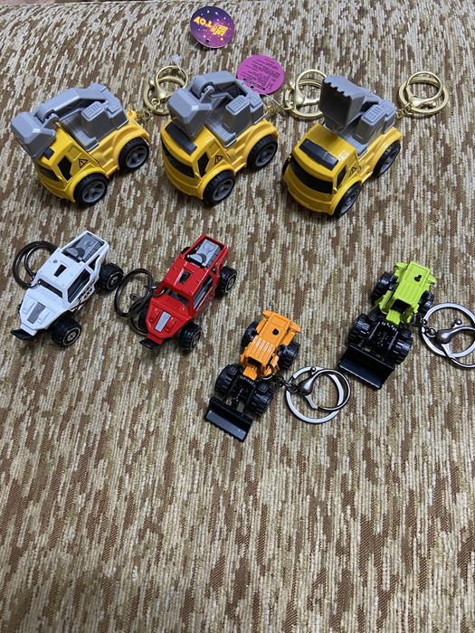 Брелоки в ассорименте , отличного качества