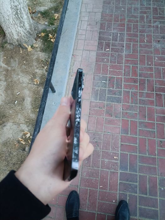 iphone 13 pro max 
Yomkist 78%
rangi graphite 
holat ideal qirilgan si