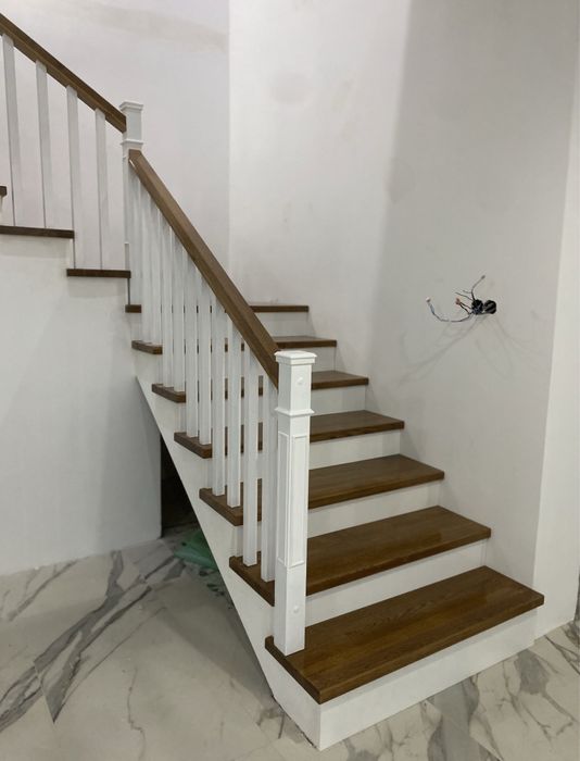 Scari lemn stejar la comanda