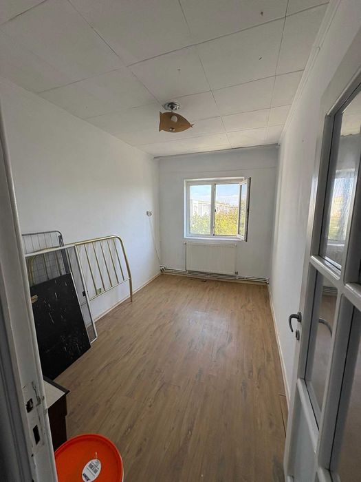 Apartament 3 camere dec. Micro 16 , et. 4