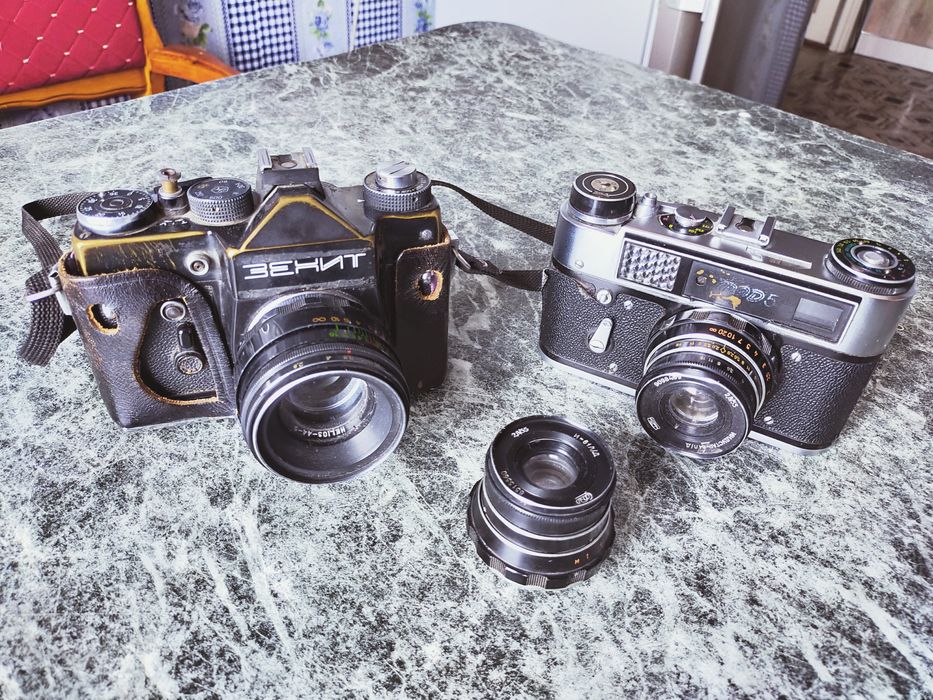 Продам Советский Фотоаппарат "ЗЕНИТ" и "ФЭД5"