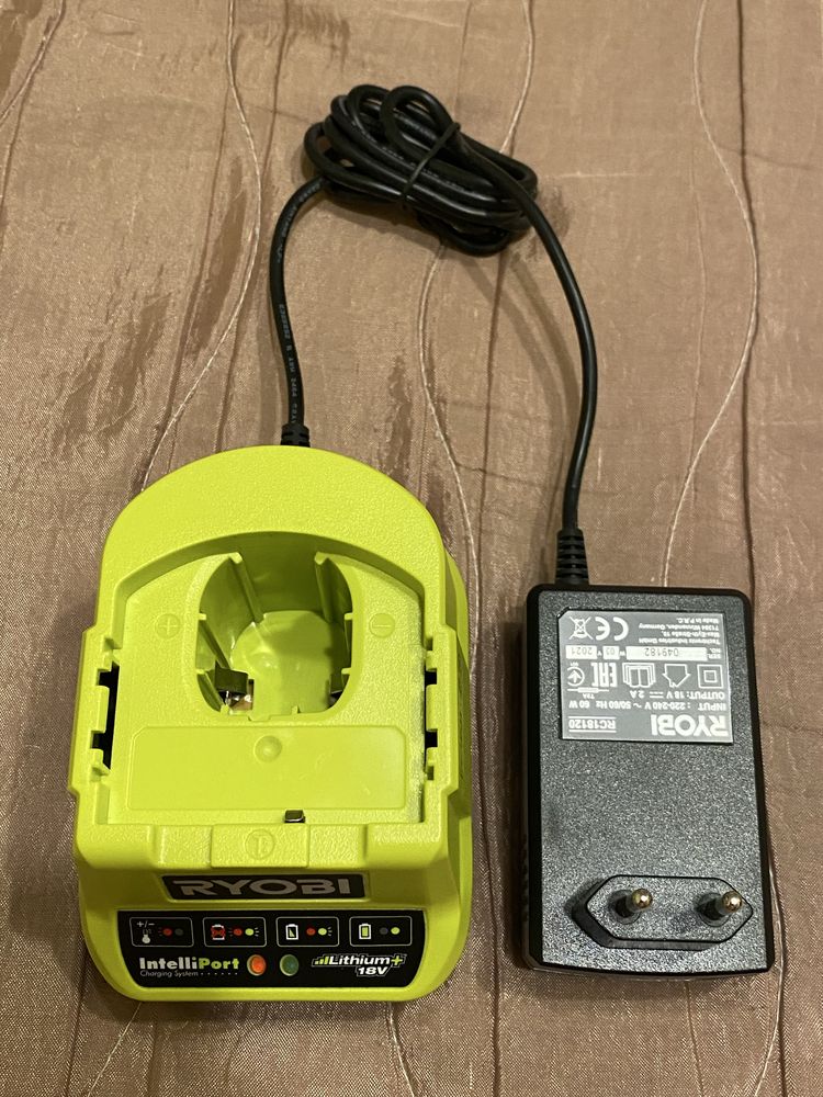 Зарядно устройство 18 V RYOBI ONE+ RC18120